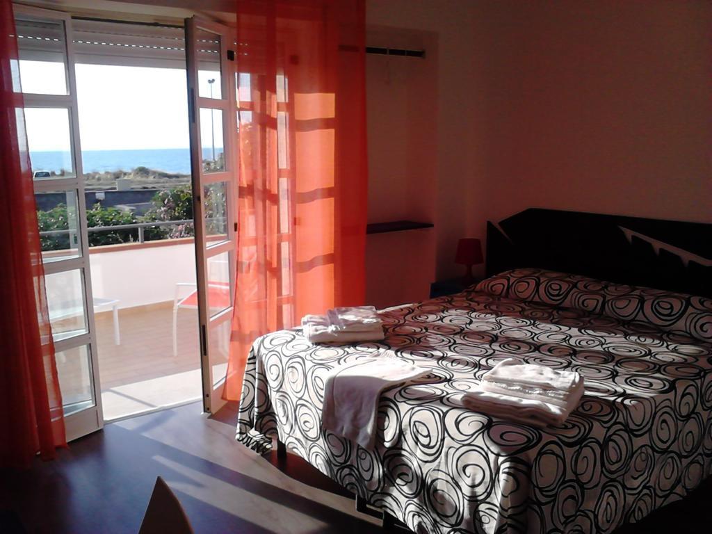 Idria B&B Barcellona-Pozzo di Gotto Ngoại thất bức ảnh